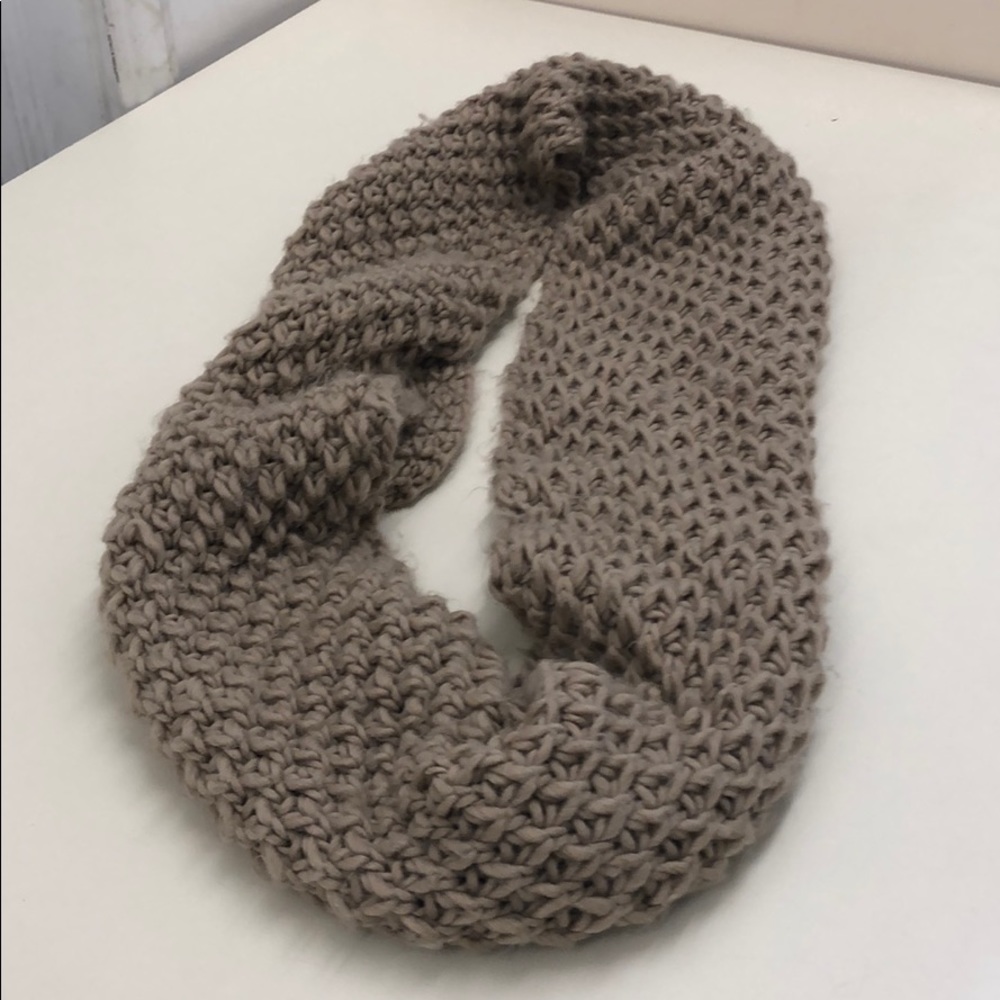 Old Navy Large Tan scarf